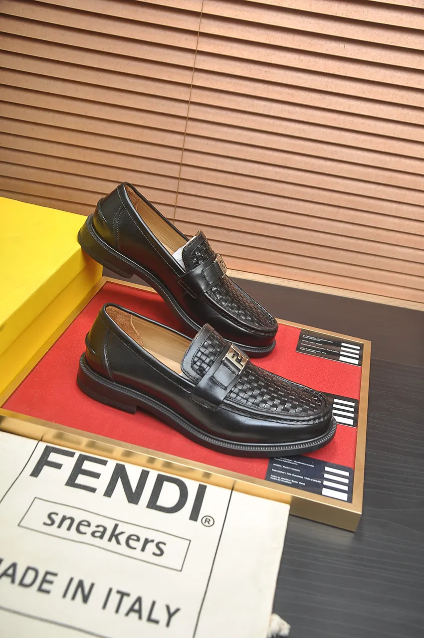Men's shoes 💰500💶 [FENDI] The latest high-end men's shoes in Hong Kong! Original quality. The upper is made of imported cowhide material and cowhide lining! Super comfortable on the foot, original wear-resistant outsole, luxurious, fashionable, casual and versatile! Size: 38-45 (45 customized)